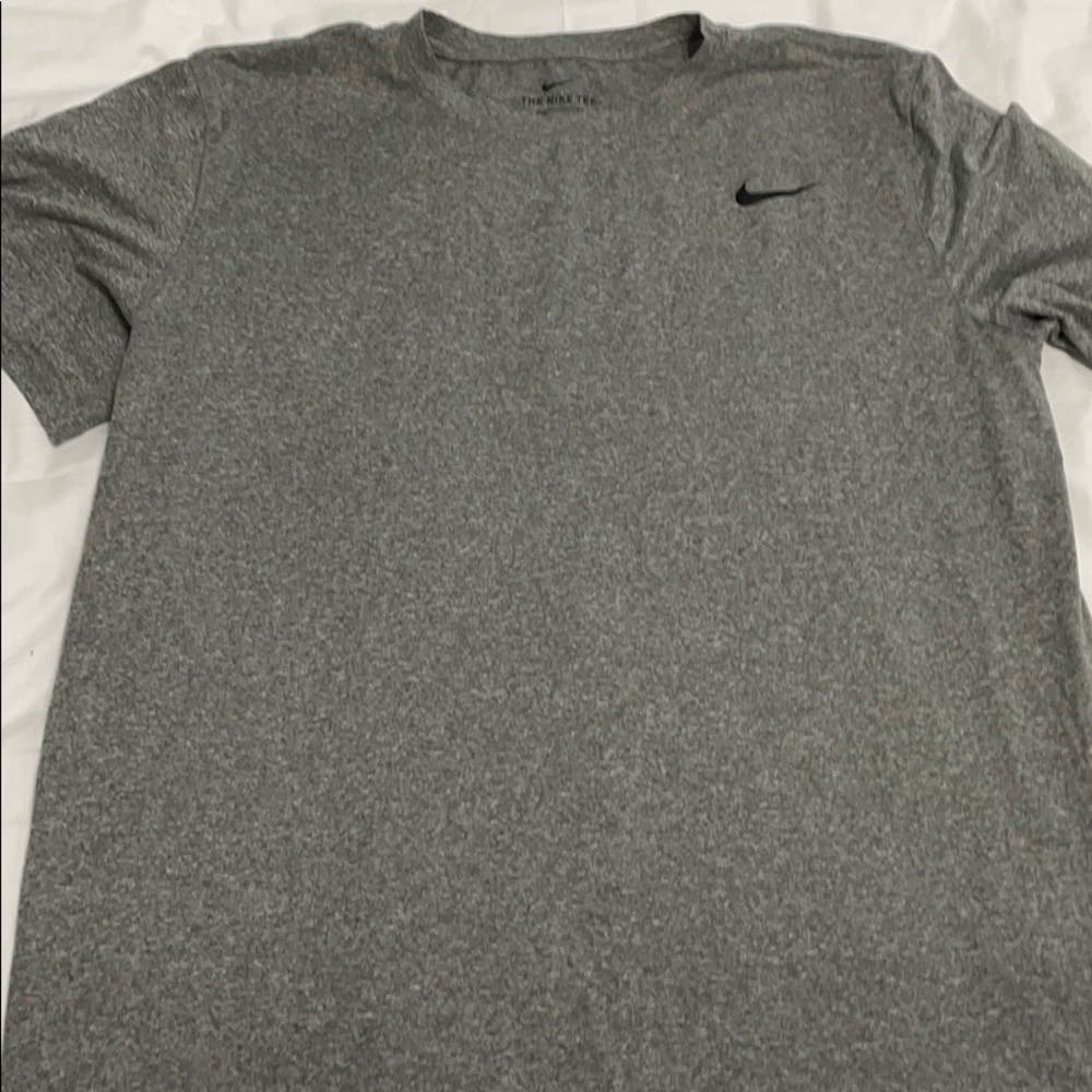 Men’s Nike gray dri fit t shirt
